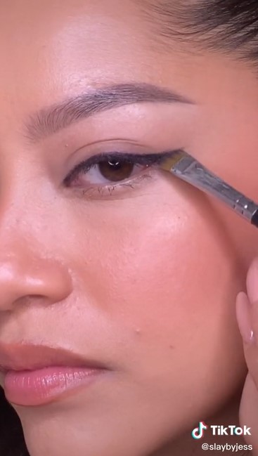 Eyeliner hack Soft Blur Liner 2
