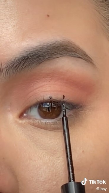 Eyeliner hack three points liner 2