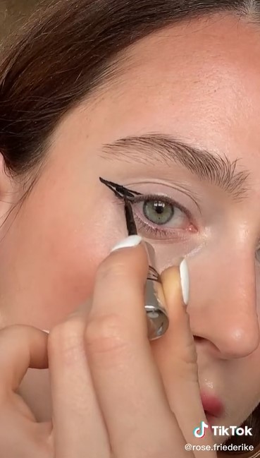 eyeliner hack credit card liner 4