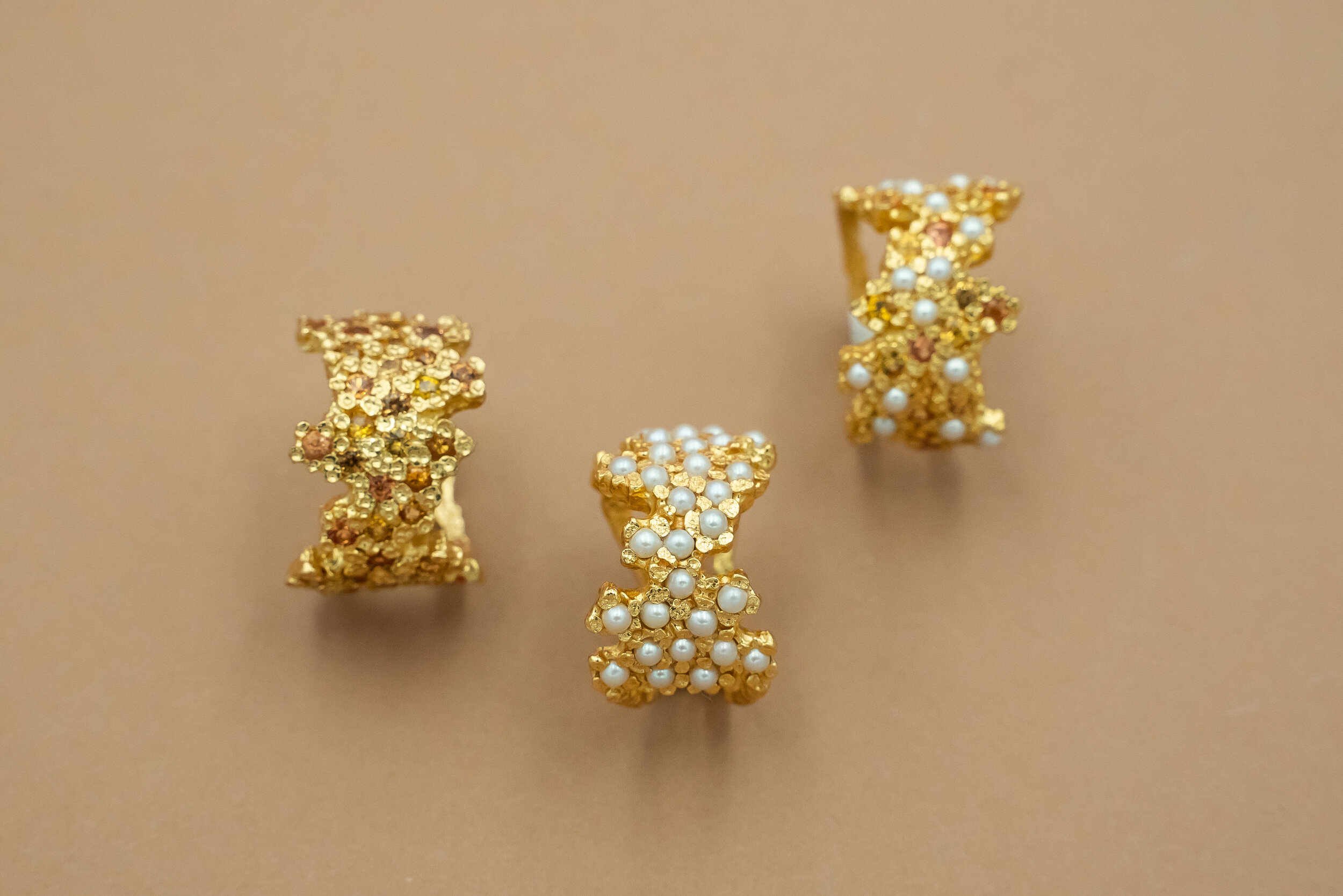 pacharee-pealring-pearl-ring-jewelry-carrie-andjustlikethat