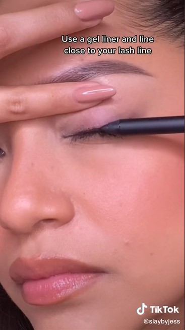 Eyeliner hack Soft Blur Liner 1