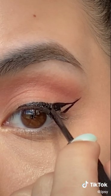 Eyeliner hack three points liner 5
