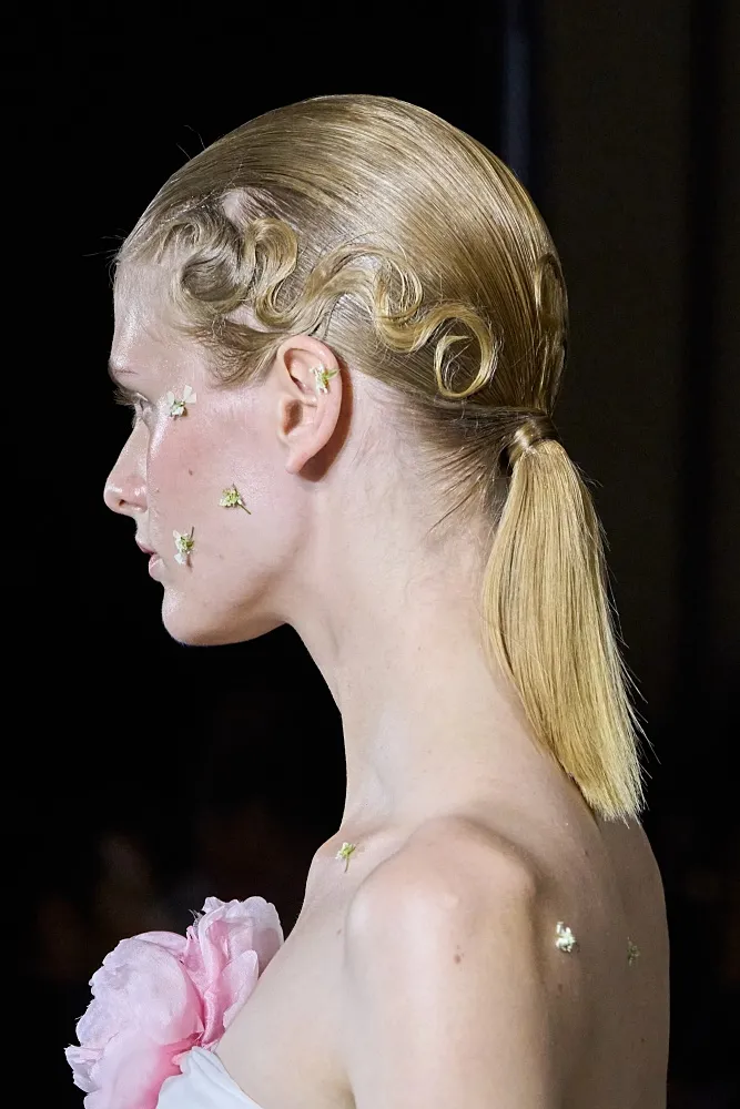 Giambattista Valli Couture fall winter 2024 beauty looks