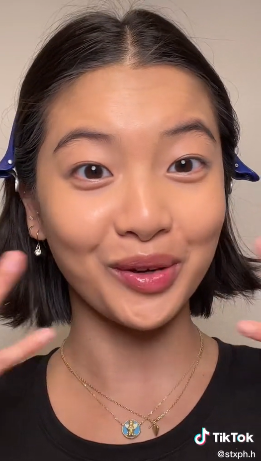 dip foundation in water makeup hack 3